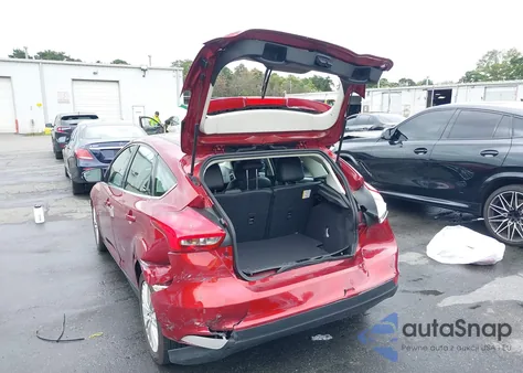 2017 Ford Focus Titanium из США, поврежденный, VIN 1FADP3N25HL311609